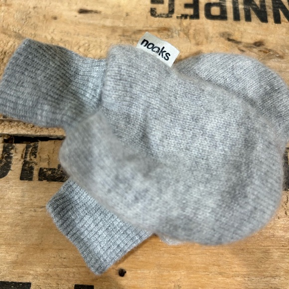 Nooks 0-6 months mittens - Picture 2 of 4